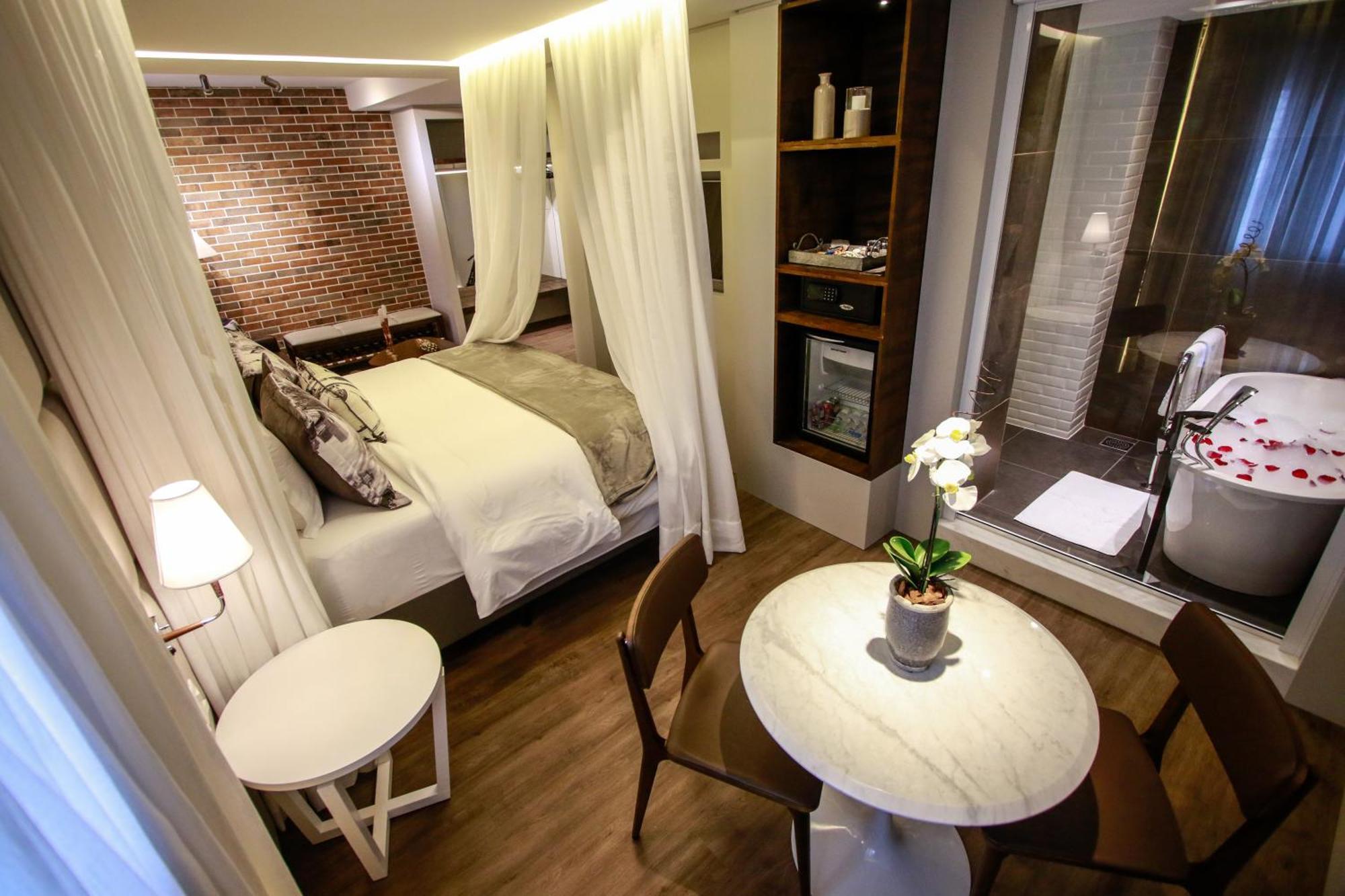 Hotel Cercano 4*